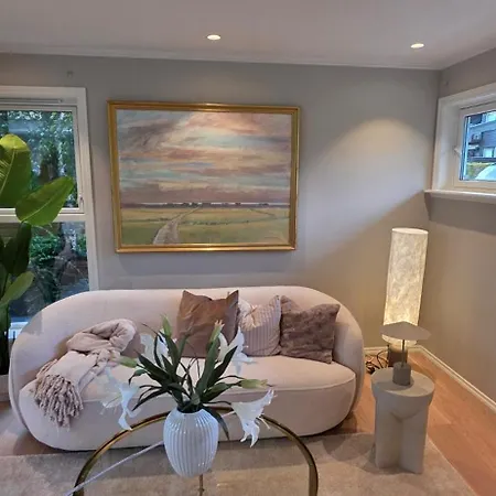Luxury Scandinavian 3-bedroom House Near Ons With Parking Villa Stavanger