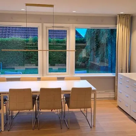 Luxury Scandinavian 3-bedroom House Near Ons With Parking Villa